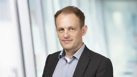 Spokesperson headshot robert vinokurov